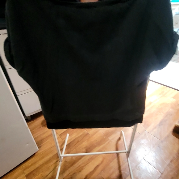 Fabletics Ladies Size Medium Black Grey Workout Top Cap Sleeves Round Neckline - Picture 12 of 16